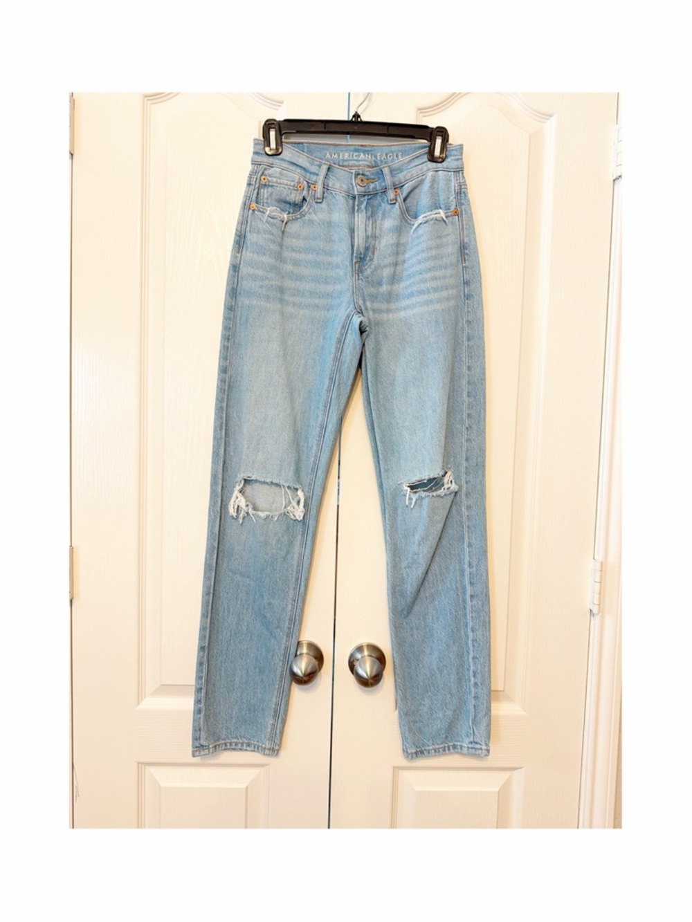 American Eagle Outfitters 90’s Straight Light Blue Distressed Jeans Size 00 R
